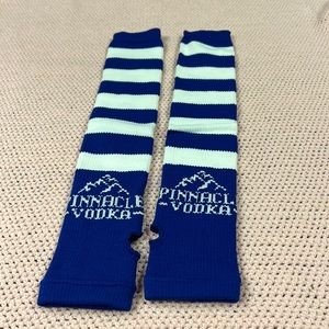 NWOT VIP Pinnacle Vodka Fingerless sleeve Gloves